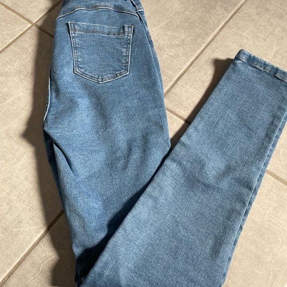 Ptula Jeans - Picture 3 of 5